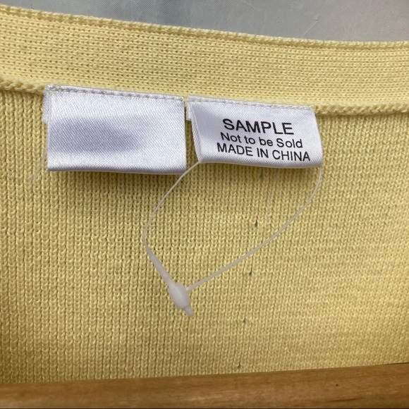 “SAMPLE” Top - Picture 3 of 3